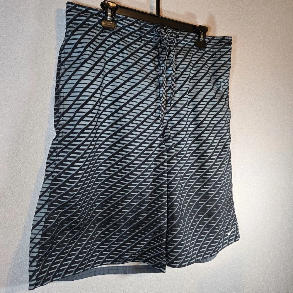 Nike Swim NESS7414 Mens XL Gray Blue Geometric Print‎ Volley Swim Trunks Lined
